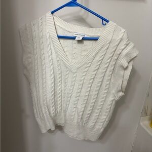 cupcakes & cashmere Cream V-Neck Cable Knit Sweater